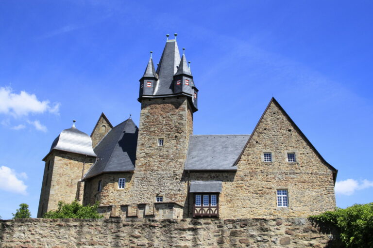 Schloss Spangenberg im Sommer